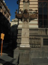obelisco all'esterno